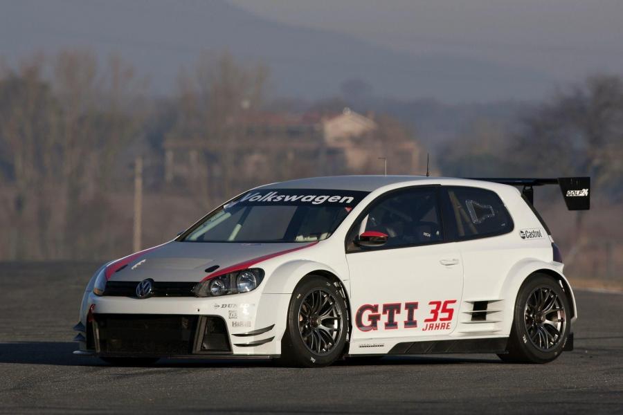  Volkswagen Golf24 24h Nurburgring 2011 года  (фото 6 из 34)